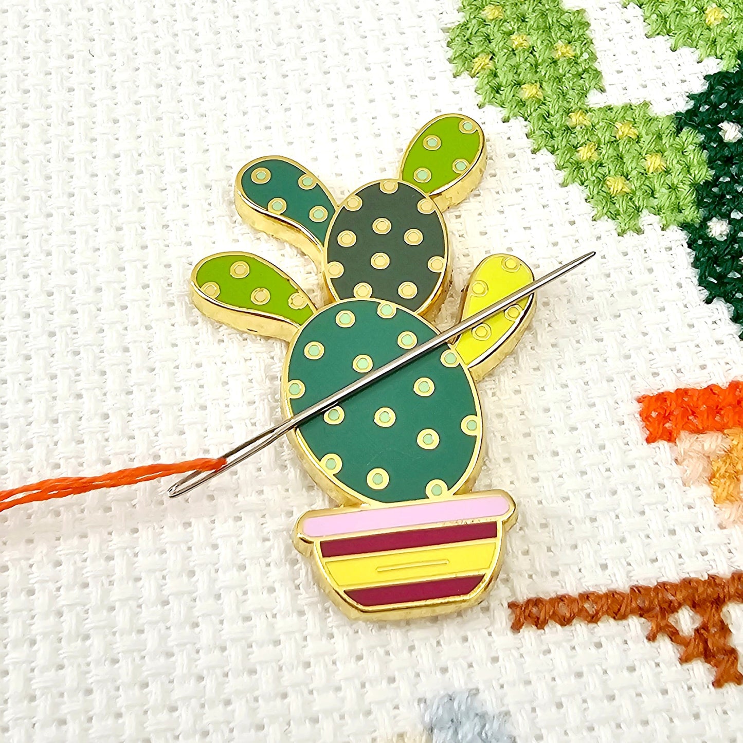 Needlework Accessory Bundle: 20 Needle Minders