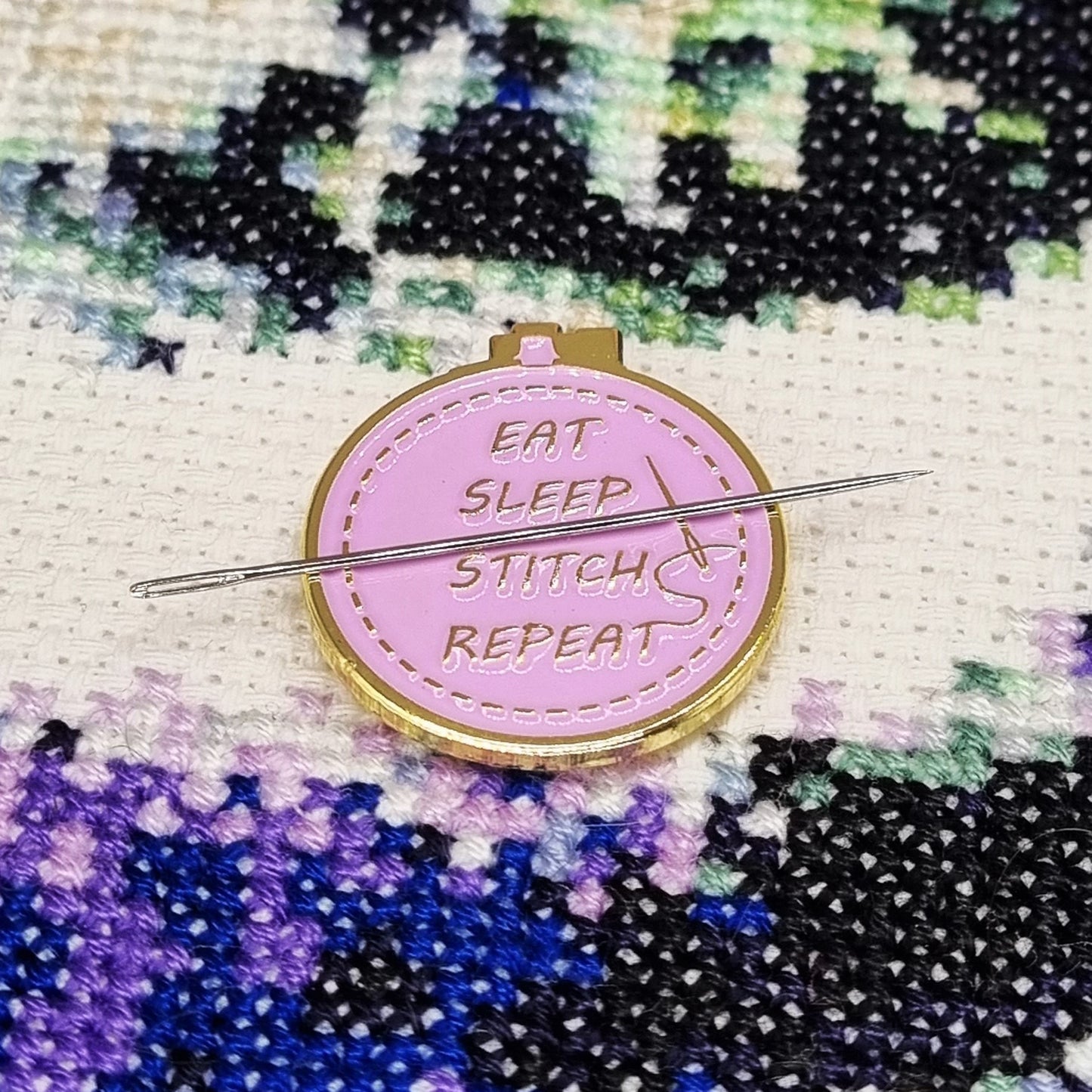 Needlework Accessory Bundle: 20 Needle Minders