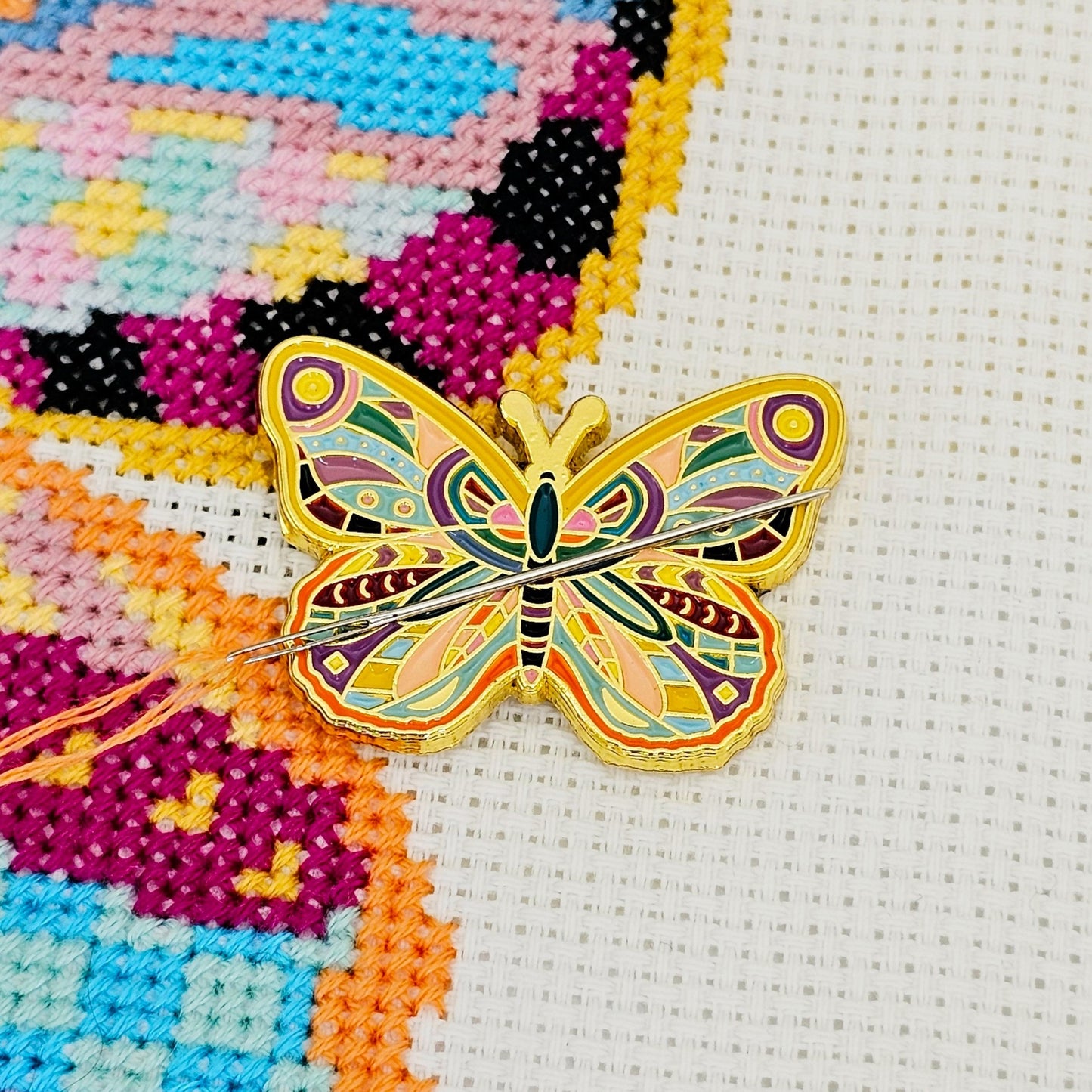 Needlework Accessory Bundle: 20 Needle Minders