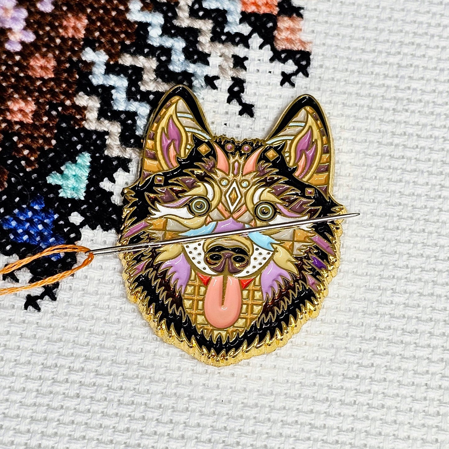 Mandala Husky Needle Minder