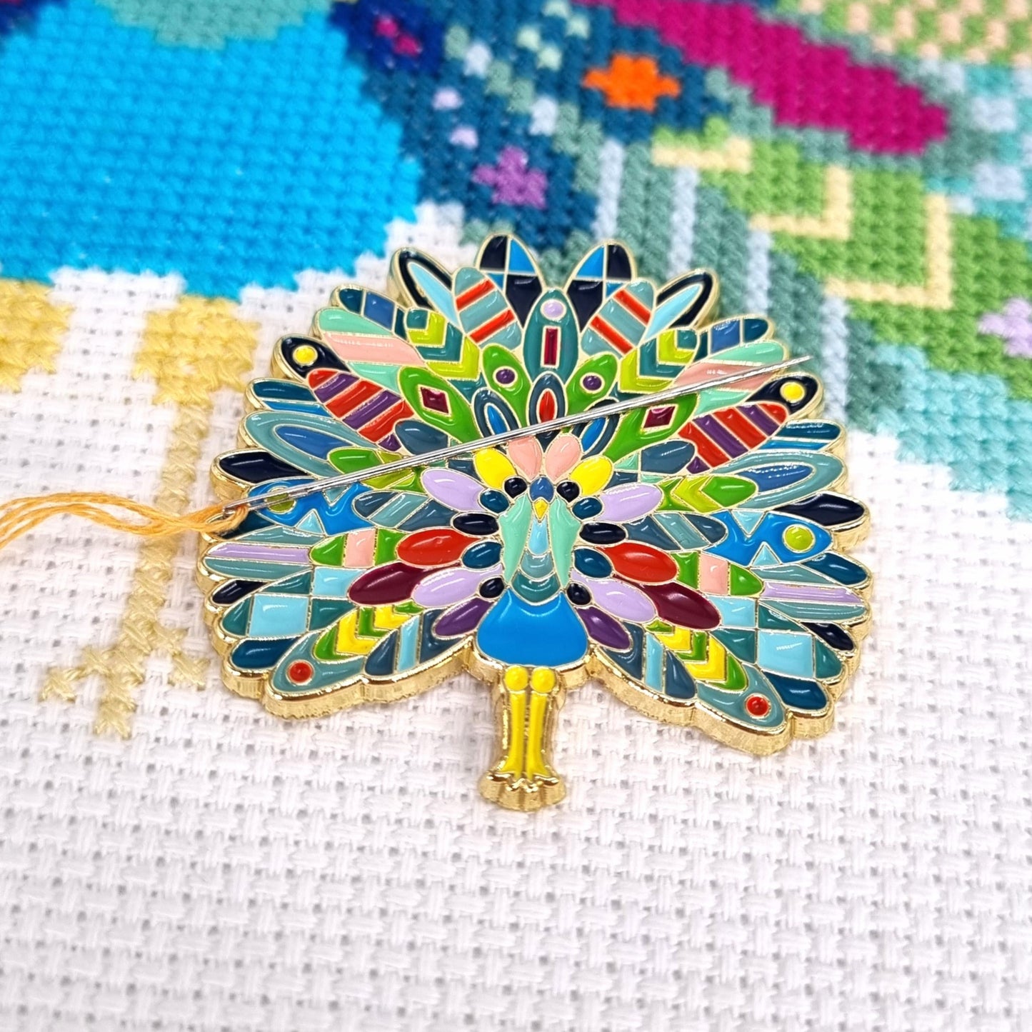 Needlework Accessory Bundle: 20 Needle Minders