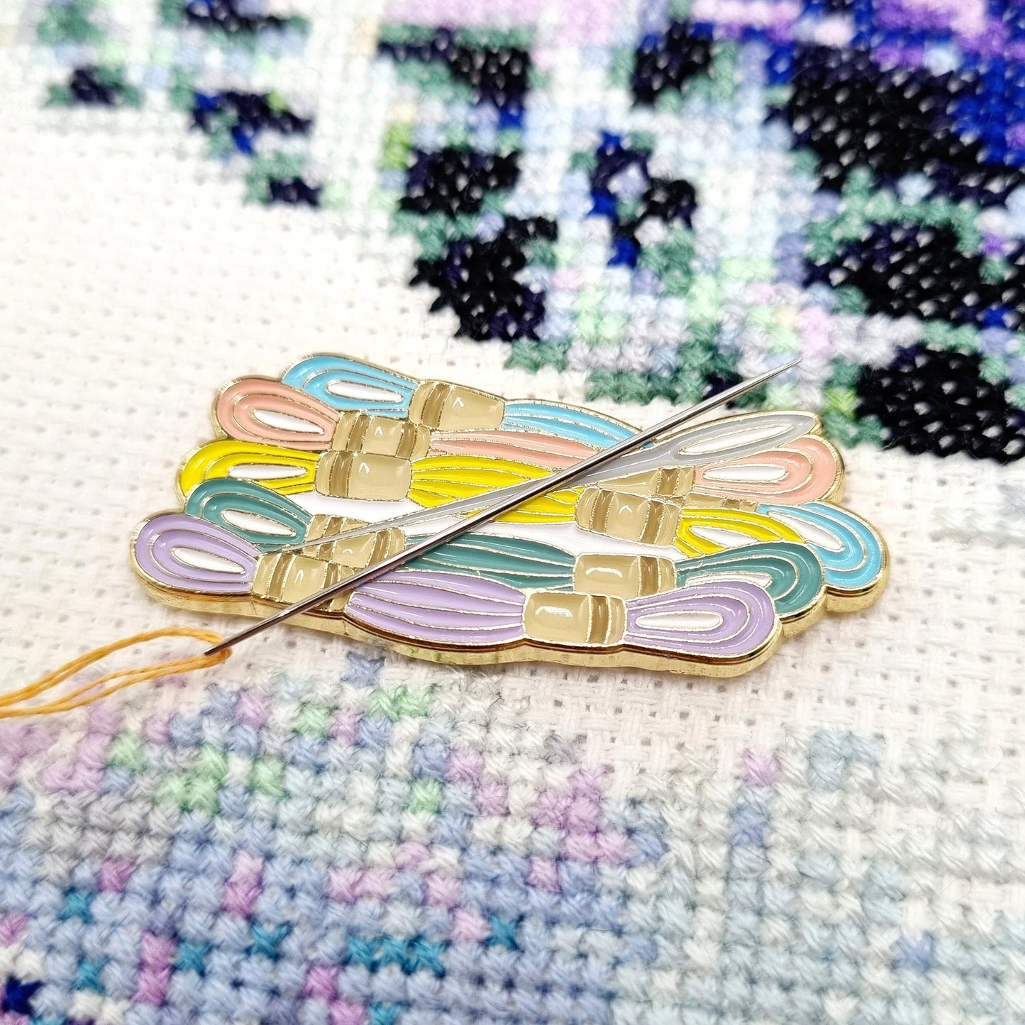 Needlework Accessory Bundle: 20 Needle Minders