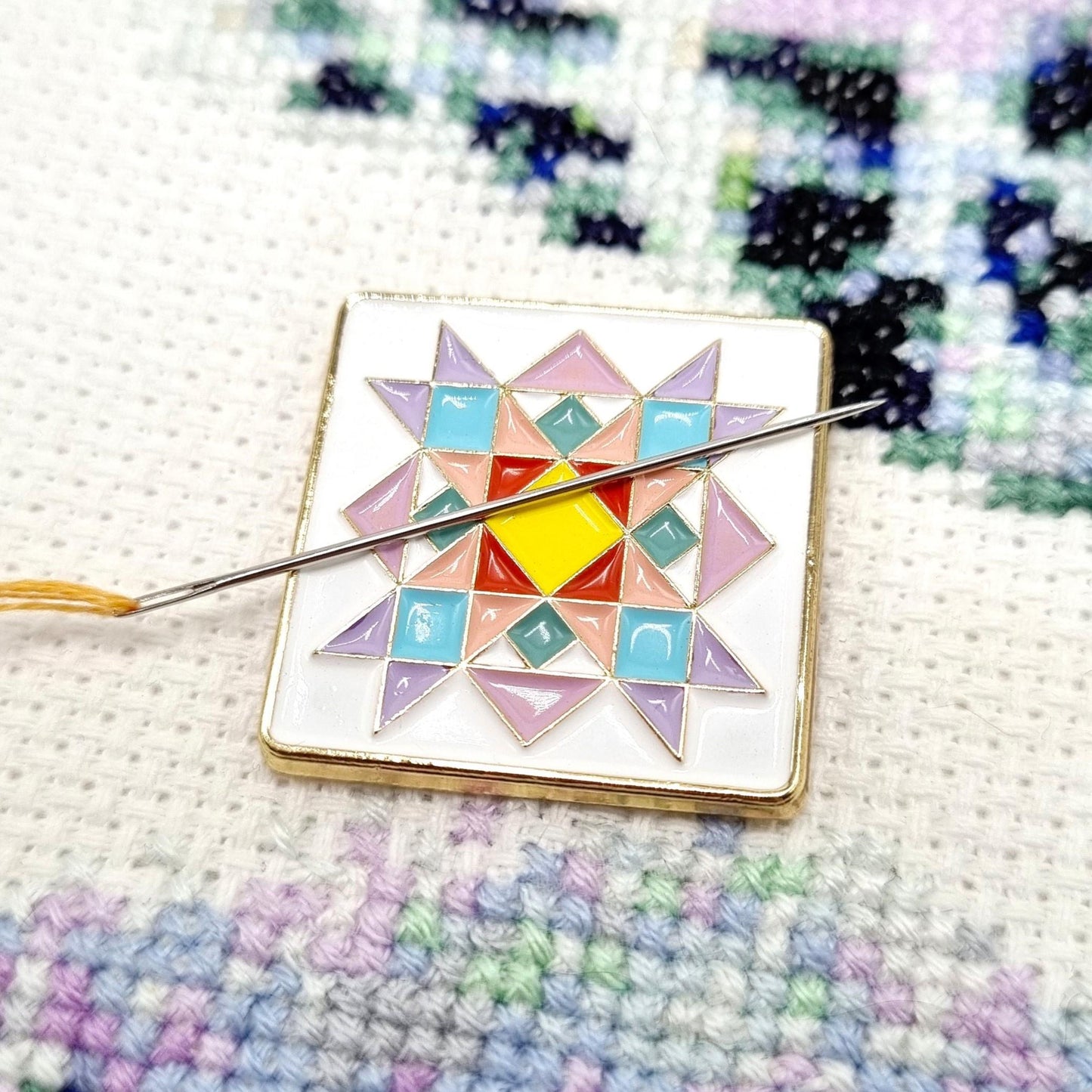 Needlework Accessory Bundle: 20 Needle Minders