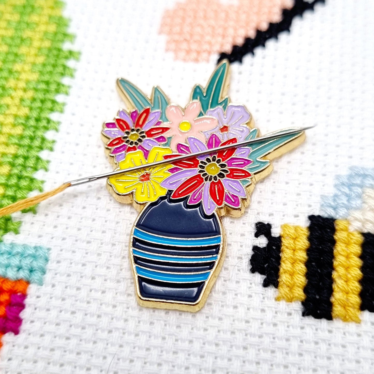 Needlework Accessory Bundle: 20 Needle Minders