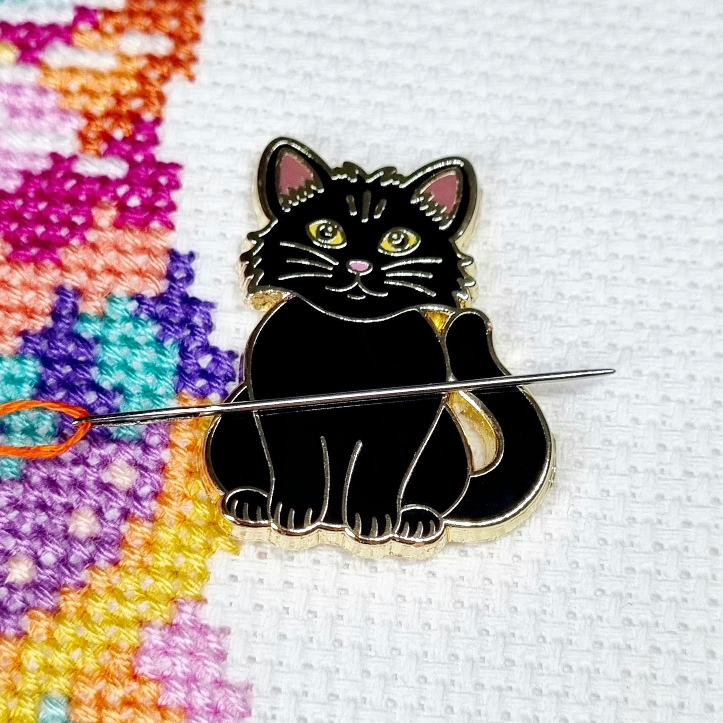 Black Cat Needle Minder